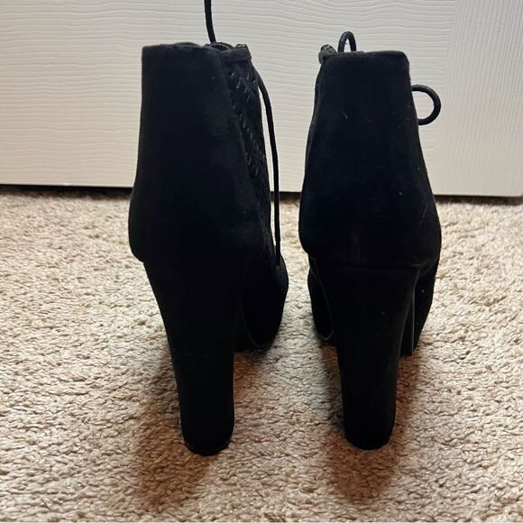 Delicacy Heeled Velvet Boots, Size 7.5. ‎ Never worn. 5 inch heel. - Picture 3 of 7